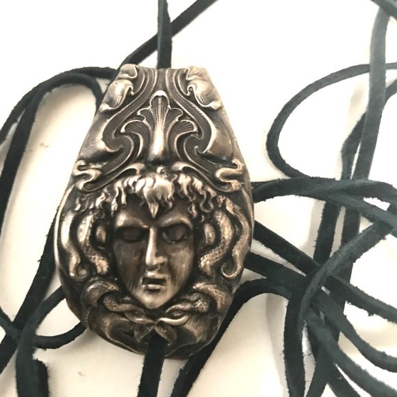 Black and Silver Gothic Bracelet with Ornate Centerpiece - Picture 7 of 9